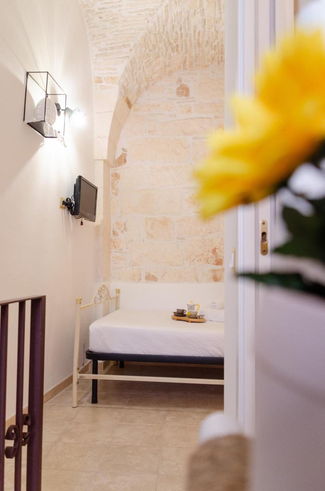 Al Bianco Nido White Stone Apt In Мартина-Франка Экстерьер фото