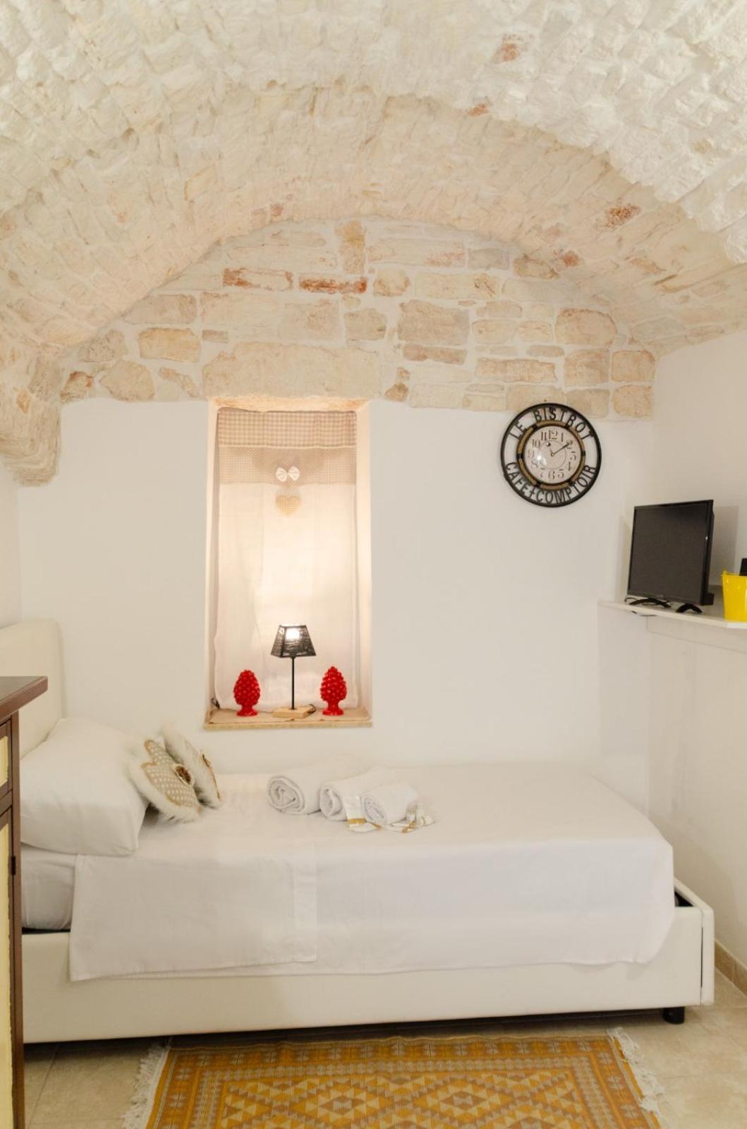Al Bianco Nido White Stone Apt In Мартина-Франка Экстерьер фото