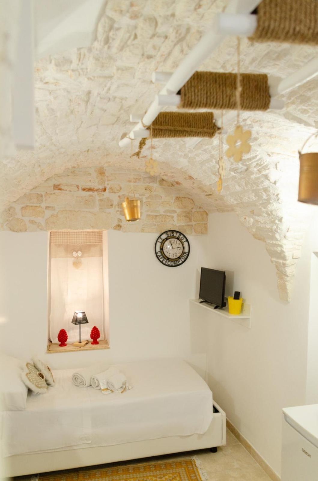 Al Bianco Nido White Stone Apt In Мартина-Франка Экстерьер фото